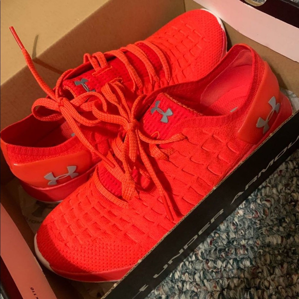 Under Armour Sneakers